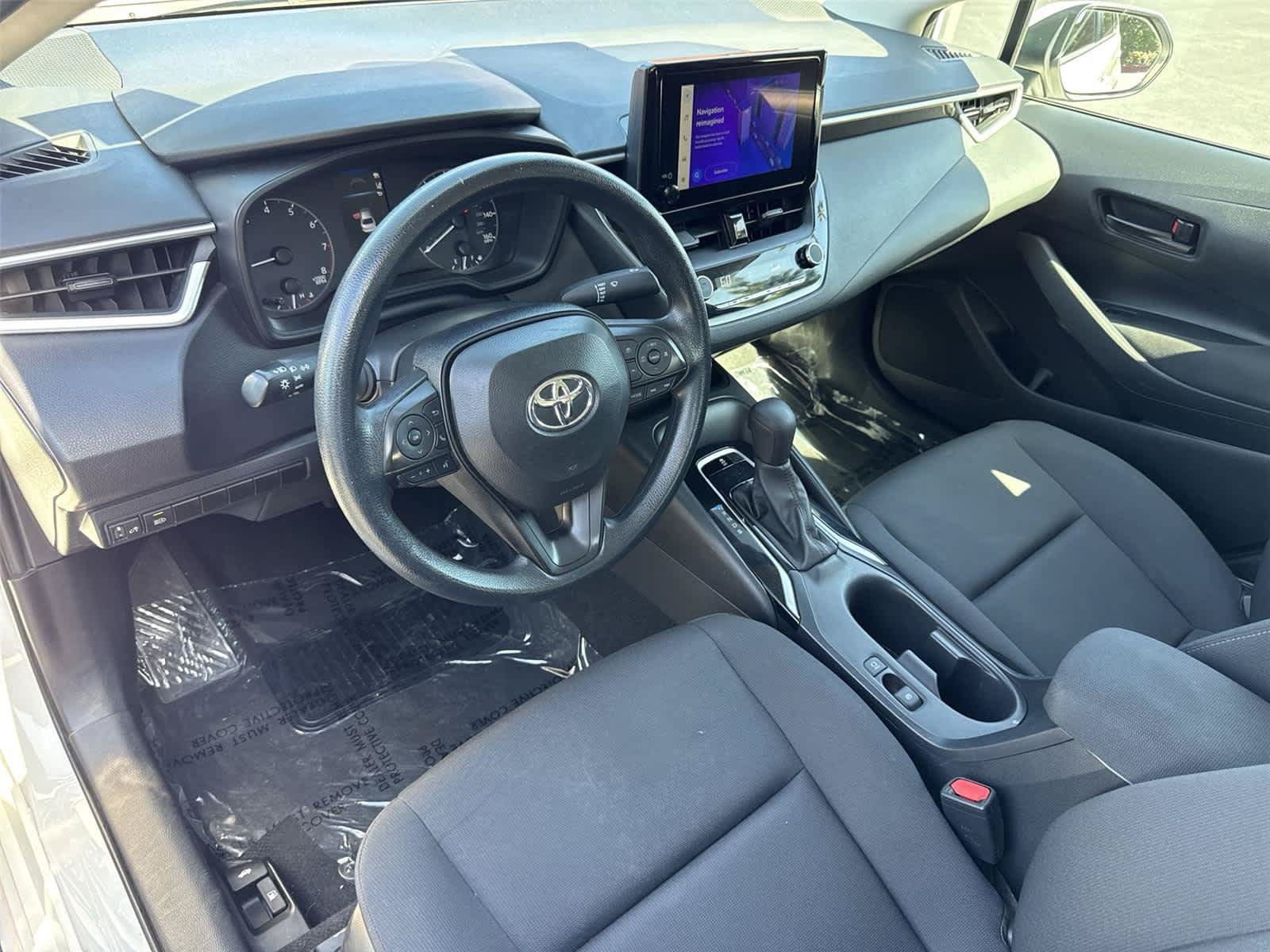 Used 2024 Toyota Corolla LE FWD image 2