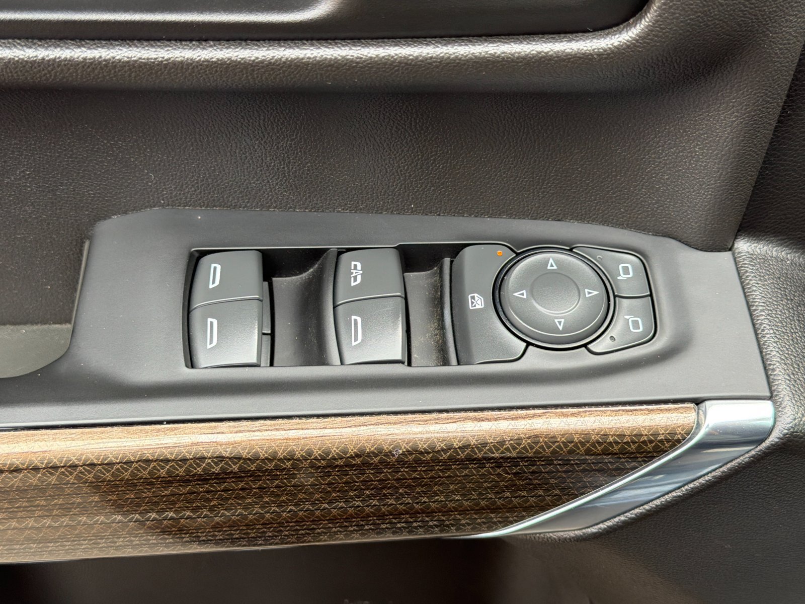 Used 2022 Chevrolet Silverado 1500 LT RWD image 13