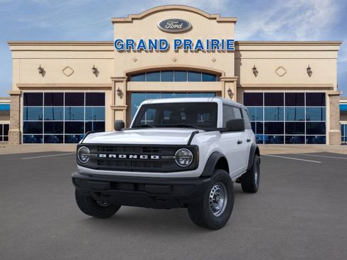 New 2025 Ford Bronco Base image 2