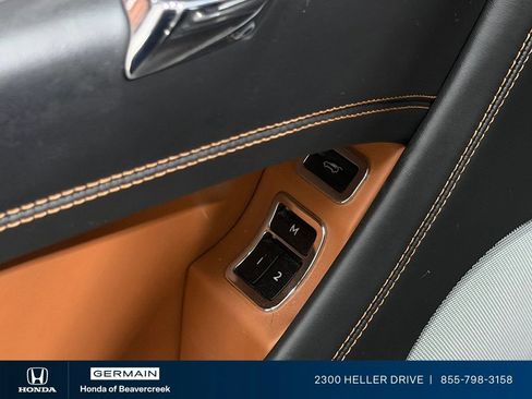 Used 2018 Bentley Bentayga AWD/4WD image 20