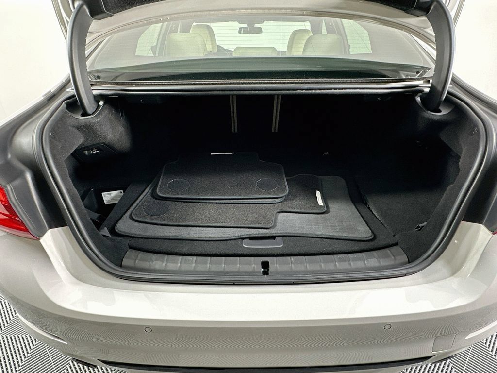 Used 2018 BMW 530e RWD image 27