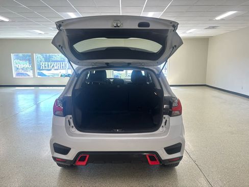 Used 2024 Mitsubishi Outlander Sport LE image 13