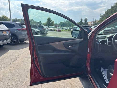 Used 2015 Nissan Murano SV AWD/4WD image 16