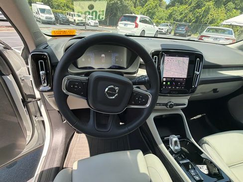 Used 2023 Volvo XC40 B5 Plus w/ Protection Package Premier AWD/4WD image 26