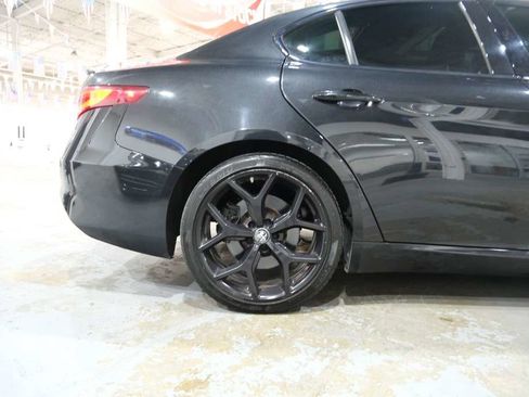 Used 2019 Alfa Romeo Giulia w/ Nero Edizione image 12