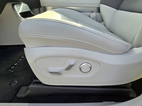 New 2026 Hyundai Ioniq 9 Limited image 18