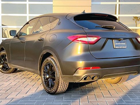Used 2017 Maserati Levante image 11