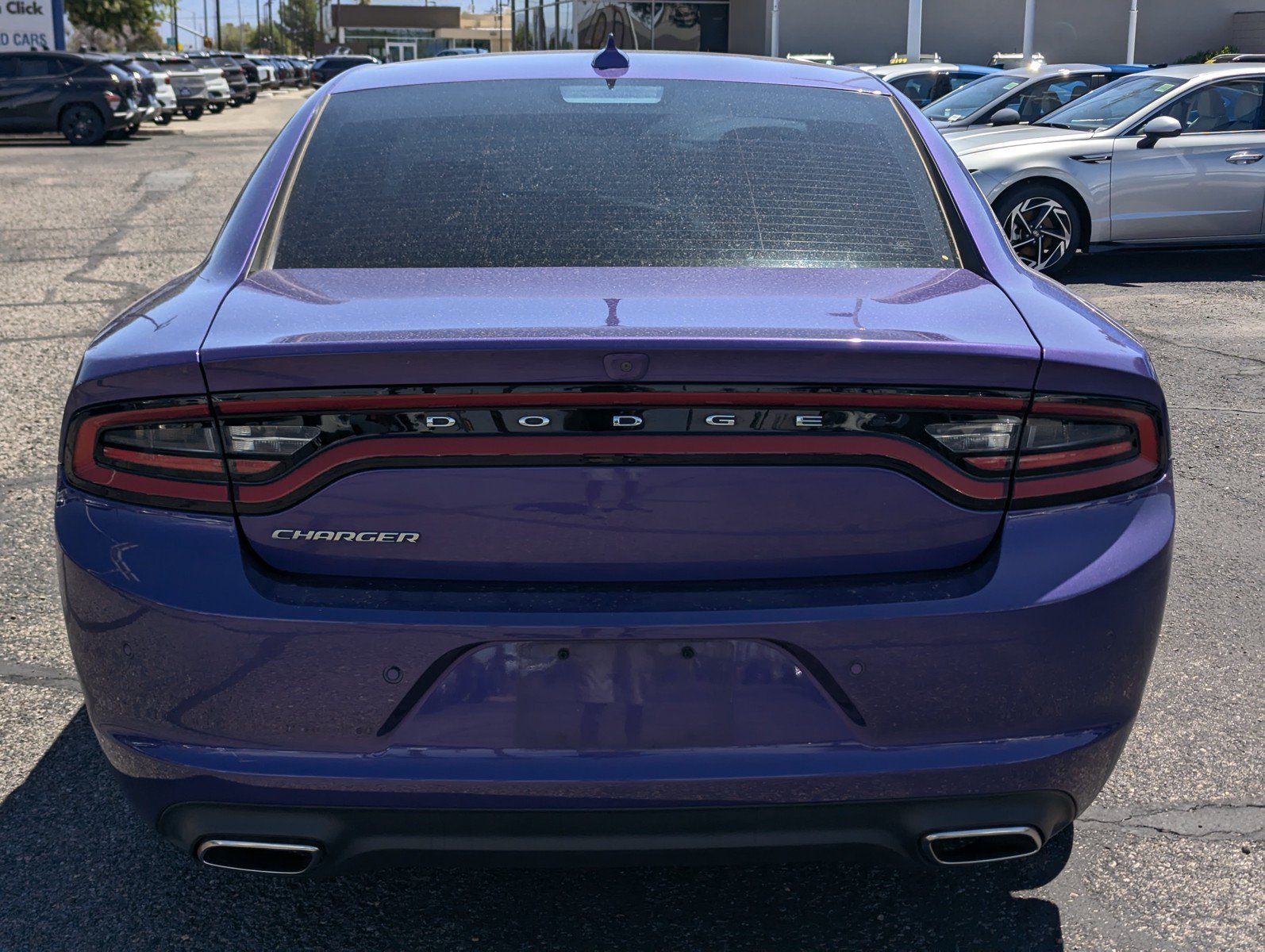Used 2023 Dodge Charger SXT RWD image 3
