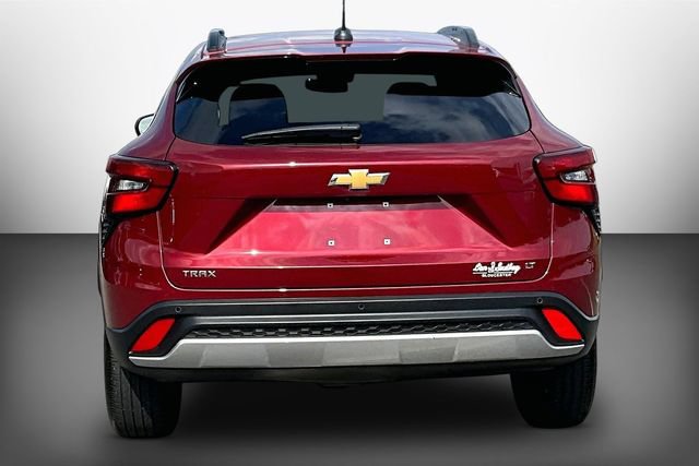 Used 2024 Chevrolet Trax LT w/ Driver Confidence Package FWD image 4