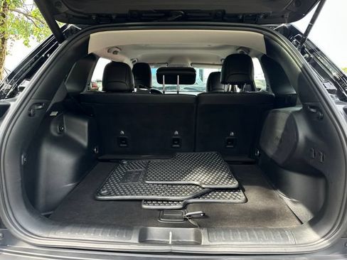 Used 2020 Jeep Cherokee Trailhawk w/ Comfort/Convenience Group AWD/4WD image 31