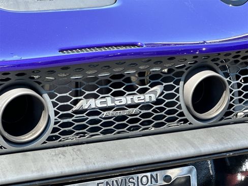 Used 2025 McLaren Artura Spider image 31