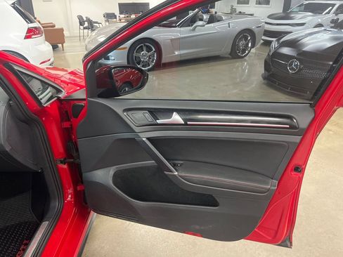 Used 2017 Volkswagen GTI Autobahn FWD image 45