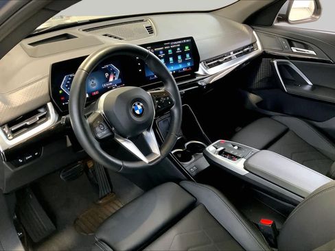 Used 2025 BMW X2 xDrive28i AWD/4WD image 17