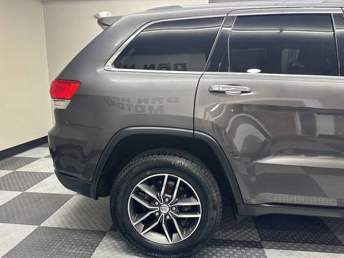 Used 2018 Jeep Grand Cherokee Limited image 9