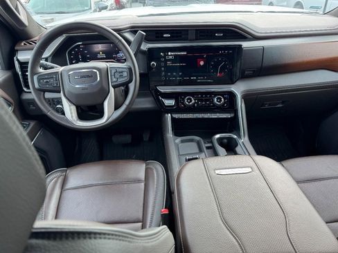 Used 2024 GMC Sierra 2500 Denali w/ Technology Package image 11