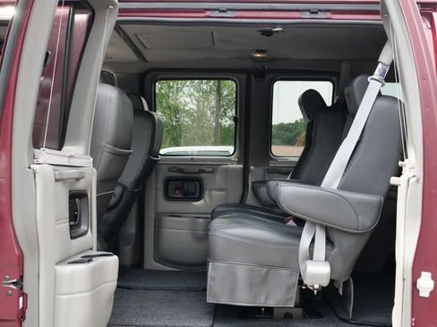 Used 2014 Chevrolet Express 1500 RWD image 25