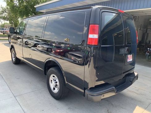 Used 2019 Chevrolet Express 2500 w/ Driver Convenience Package RWD image 8