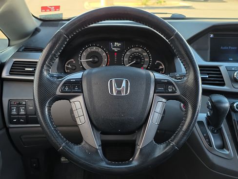 Used 2017 Honda Odyssey Touring Elite image 14