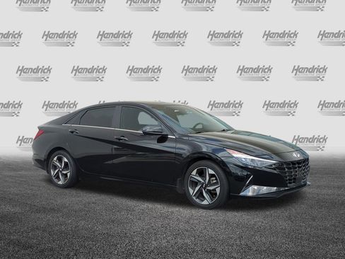 Used 2022 Hyundai Elantra Limited image 2