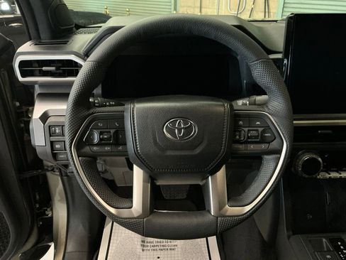 Used 2025 Toyota Tacoma TRD Off-Road w/ TRD Off Road Premium Package image 19