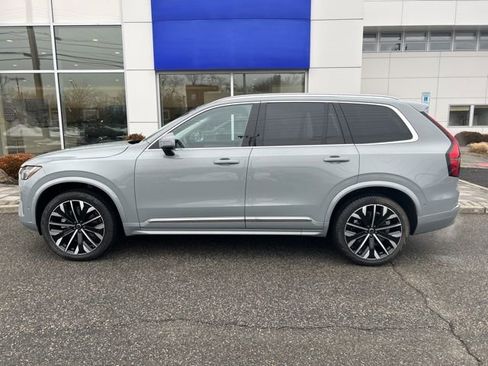 Used 2025 Volvo XC90 B6 Plus image 2