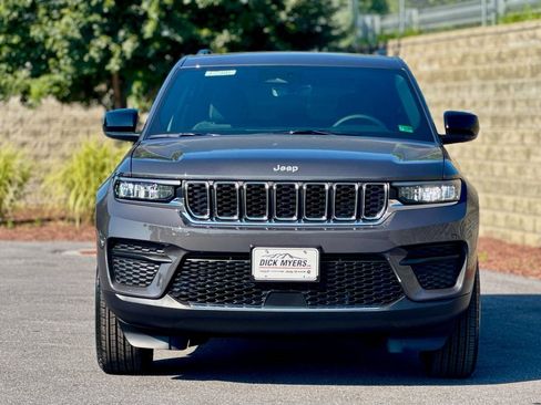 New 2025 Jeep Grand Cherokee Laredo image 7