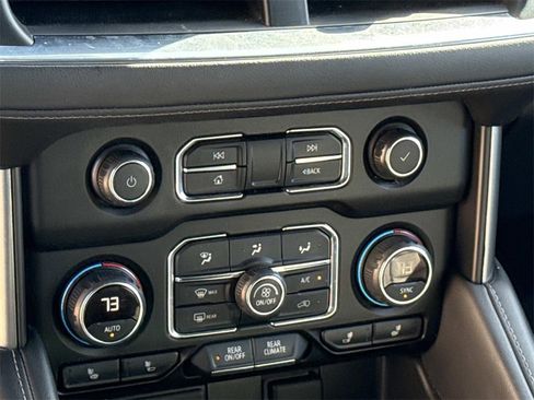 Used 2021 Chevrolet Tahoe Z71 w/ Luxury Package image 24