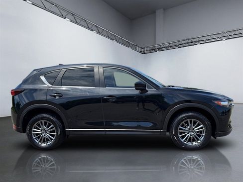 Used 2017 MAZDA CX-5 Sport AWD/4WD image 3