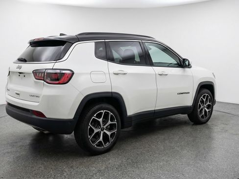 Used 2025 Jeep Compass Limited AWD/4WD image 9