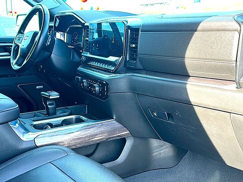 Used 2022 Chevrolet Silverado 1500 LTZ w/ LTZ Premium Package image 21