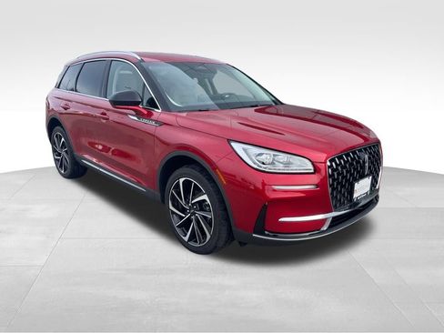 Used 2023 Lincoln Corsair Reserve w/ Rear Removable Package Tray image 10