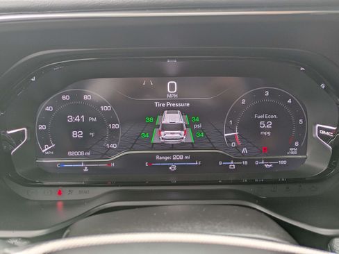 Used 2024 GMC Yukon Denali RWD image 30
