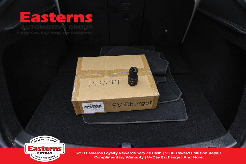 Used 2022 Tesla Model Y Long Range AWD/4WD image 10