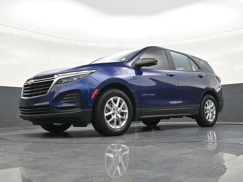 Used 2023 Chevrolet Equinox LS FWD image 23