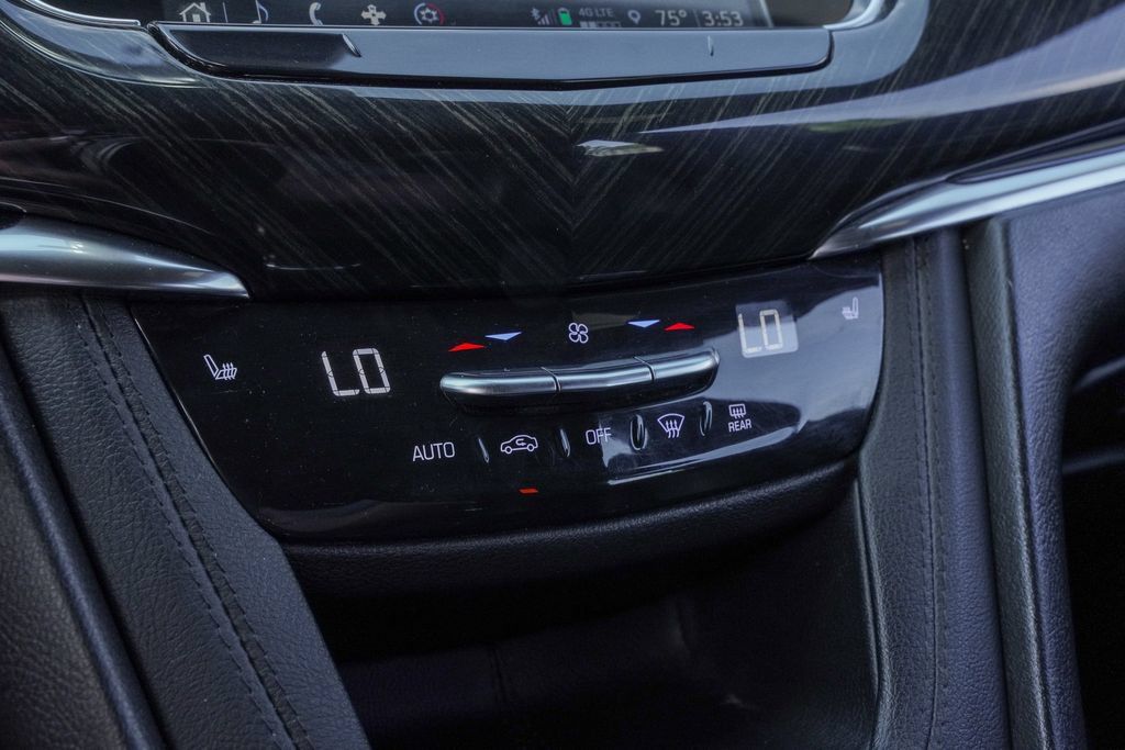 Used 2022 Cadillac XT6 Premium Luxury AWD/4WD image 22