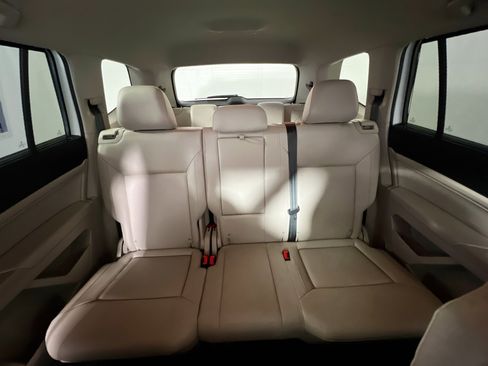 Used 2018 Volkswagen Atlas SE image 33