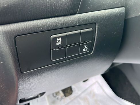 Used 2018 MAZDA MAZDA3 Touring image 30