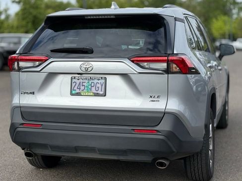 Used 2023 Toyota RAV4 XLE AWD/4WD image 5