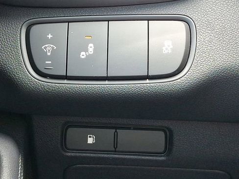 Used 2020 Kia Sorento LX FWD image 25