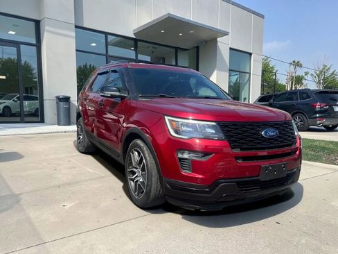 Used 2018 Ford Explorer Sport AWD/4WD image 3