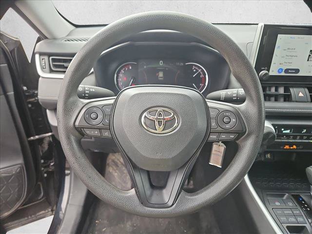Used 2025 Toyota RAV4 LE AWD/4WD image 13