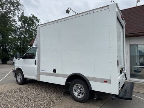 New 2025 Chevrolet Express 3500 w/ Power Convenience Package image 6