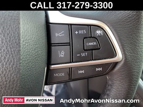 Used 2025 Toyota Sienna XLE FWD image 27