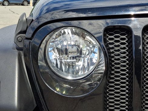 Used 2022 Jeep Wrangler Unlimited Sport AWD/4WD image 10