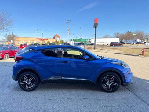 Used 2019 Toyota C-HR LE image 4