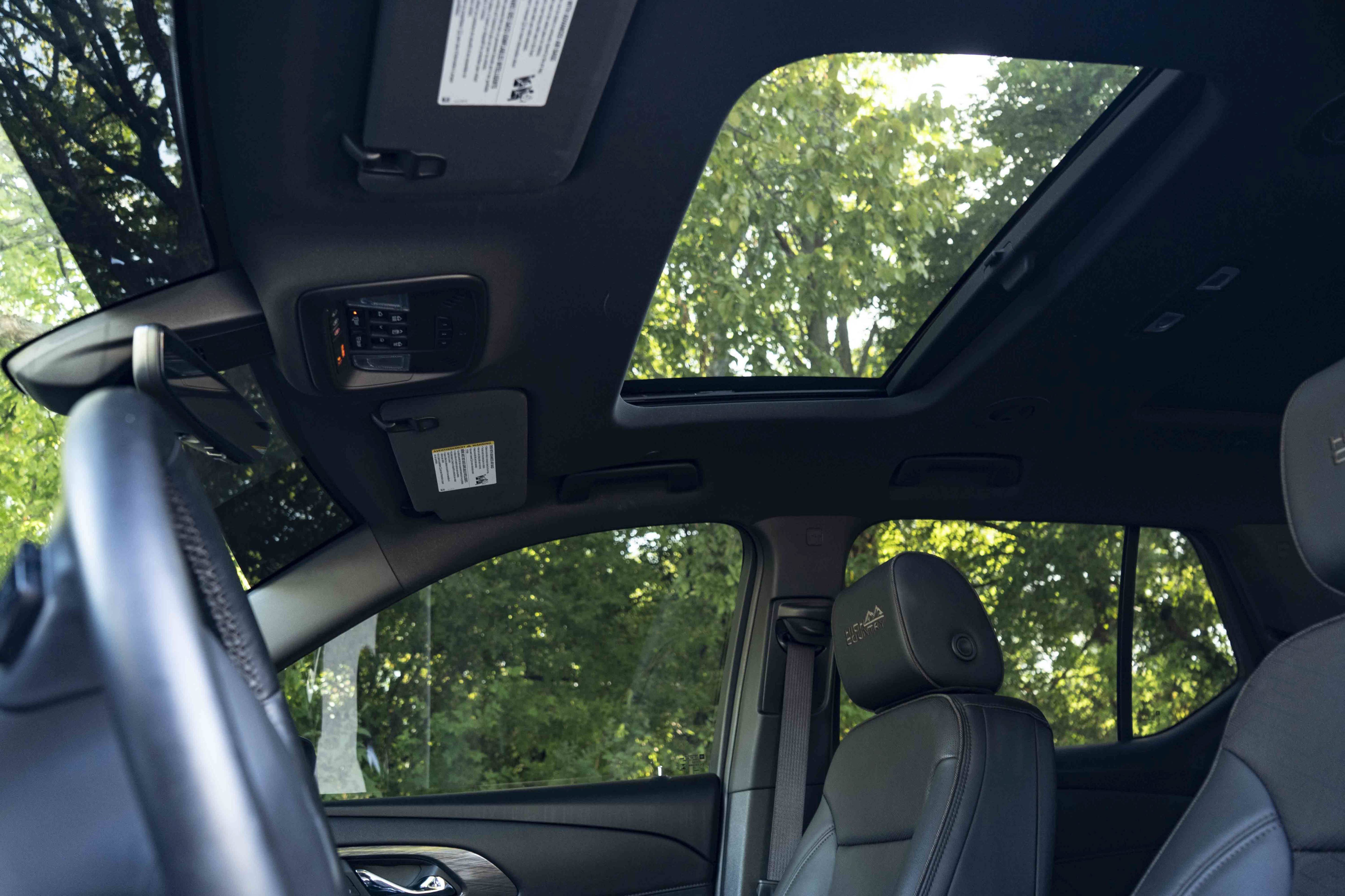 Used 2023 Chevrolet Traverse High Country w/ LPO, Floor Liner Package FWD image 37