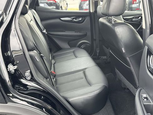 Used 2022 Nissan Rogue Sport SL image 7