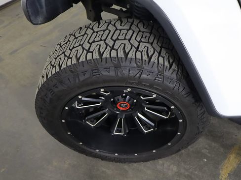 Used 2018 Jeep Wrangler Unlimited Sahara AWD/4WD image 42