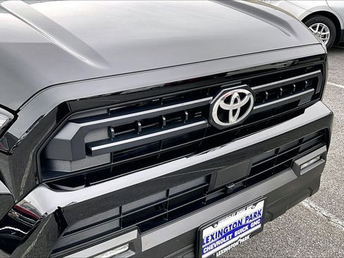 Used 2025 Toyota 4Runner SR5 image 31