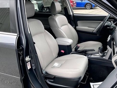 Used 2017 Subaru Forester 2.5i Limited AWD/4WD image 11
